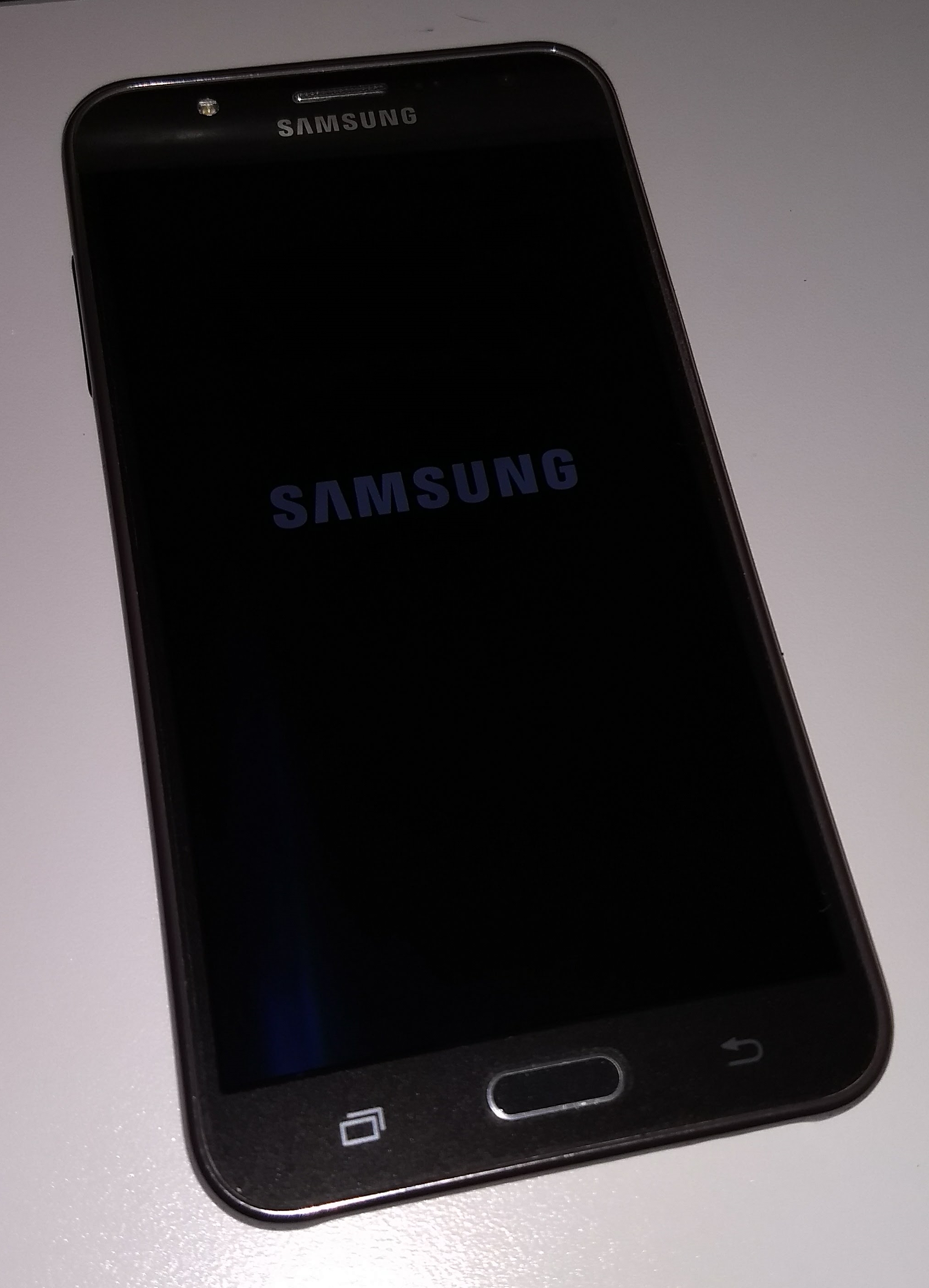 File:Samsung Galaxy J7 SM-J700M (2).jpg - Wikimedia Commons