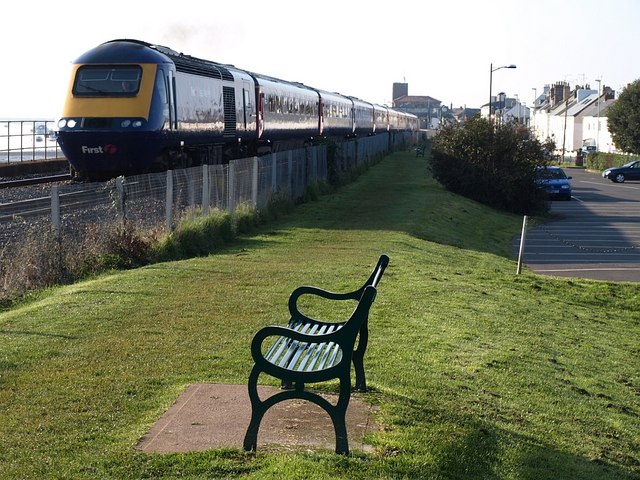 Seat and train, Starcross - geograph.org.uk - 773168