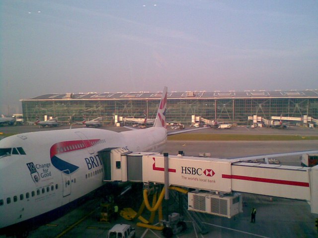 File:Terminal 5, Heathrow airport - geograph.org.uk - 1033073.jpg