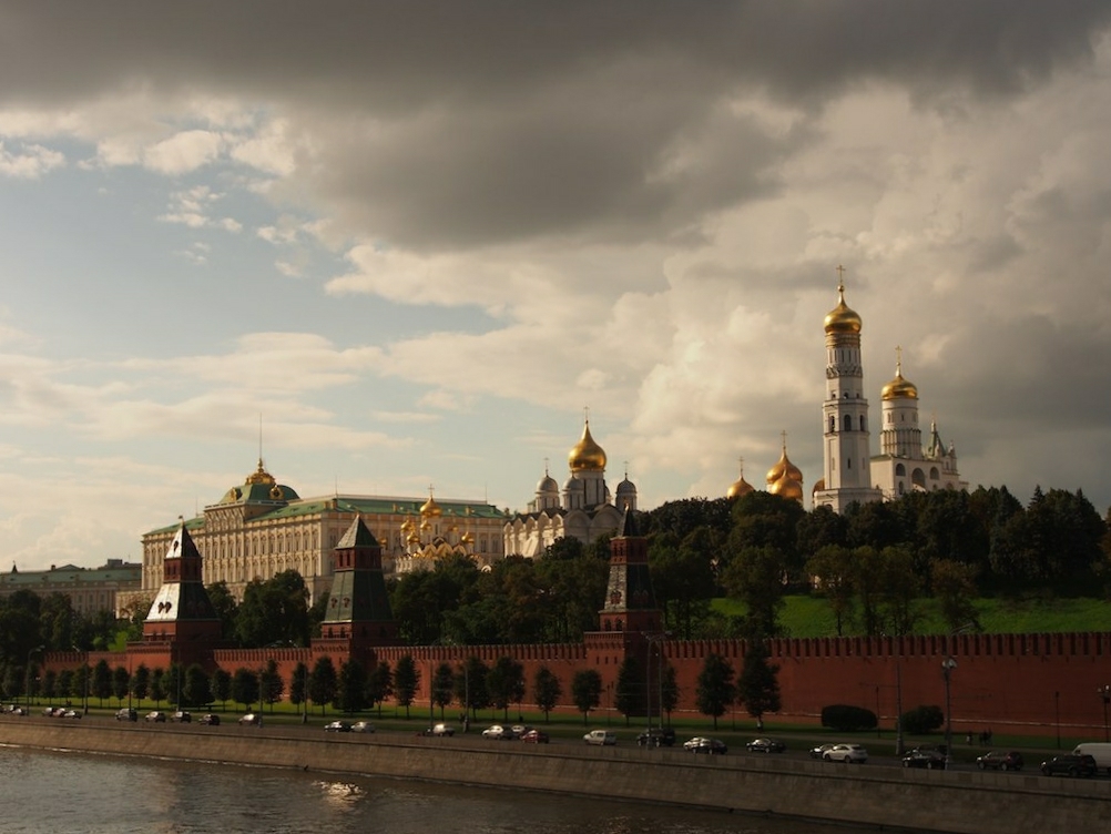 Московский кремль итальянцы. Рельеф Москвы Кремль. Телеканал культура Московский Кремль. Кремль Москва посещение метро. Московский Кремль 1992 какой стиль.