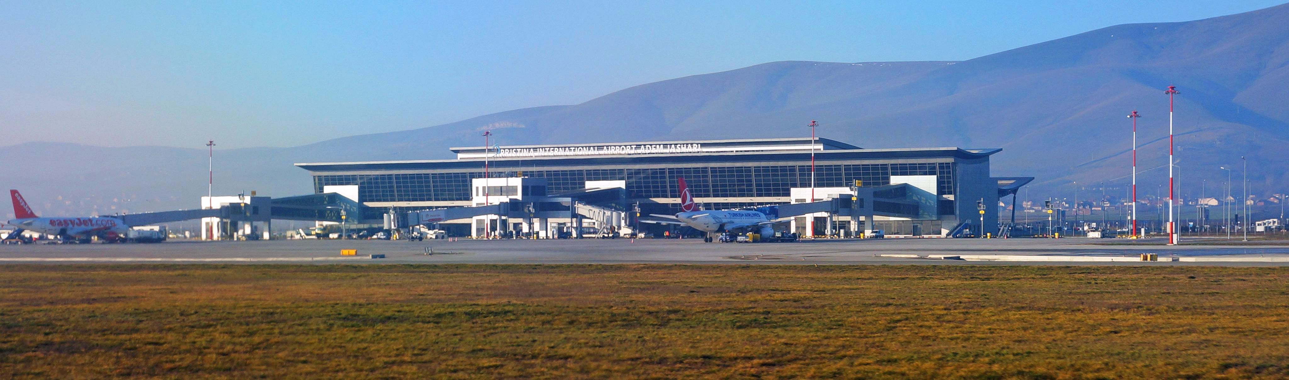 Šest mrtvih u padu privatnog zrakoplova u Makedoniji The_new_terminal_and_apron_of_the_Pristina_International_Airport