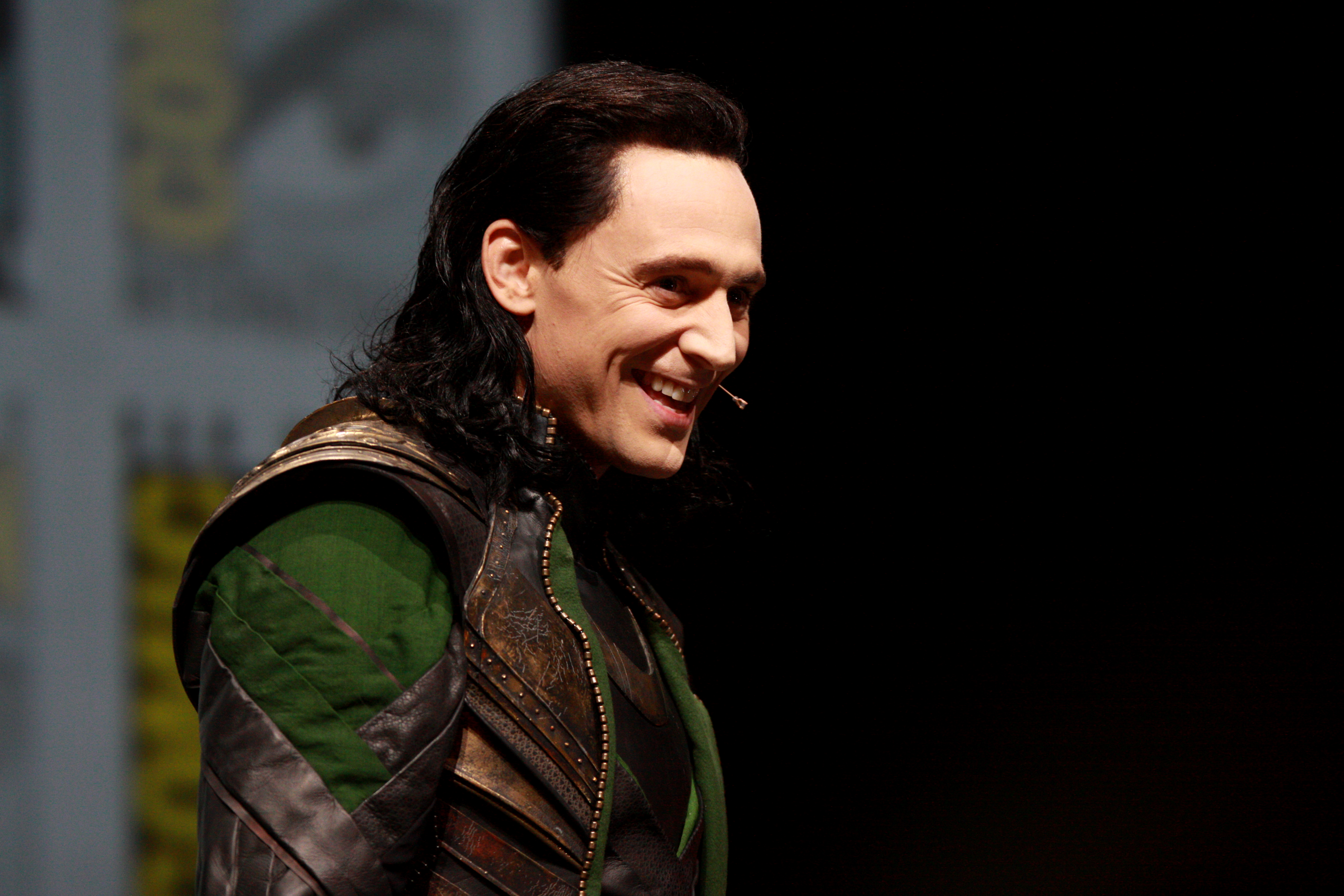 Archivo:Tom Hiddleston, Loki (3).jpg - Wikipedia, la ...
