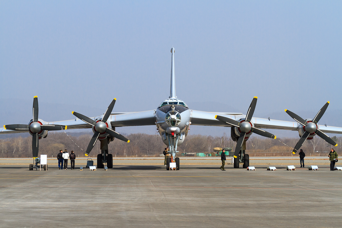 File:S-3A VS-29 with Tupolev Tu-95 1979.jpg - Wikimedia Commons