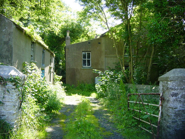 File:Uplands Entrance - geograph.org.uk - 489989.jpg