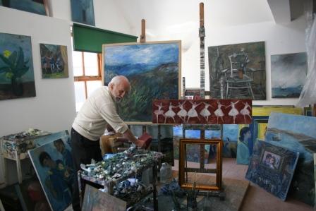 File:Yankel in his studio.JPG