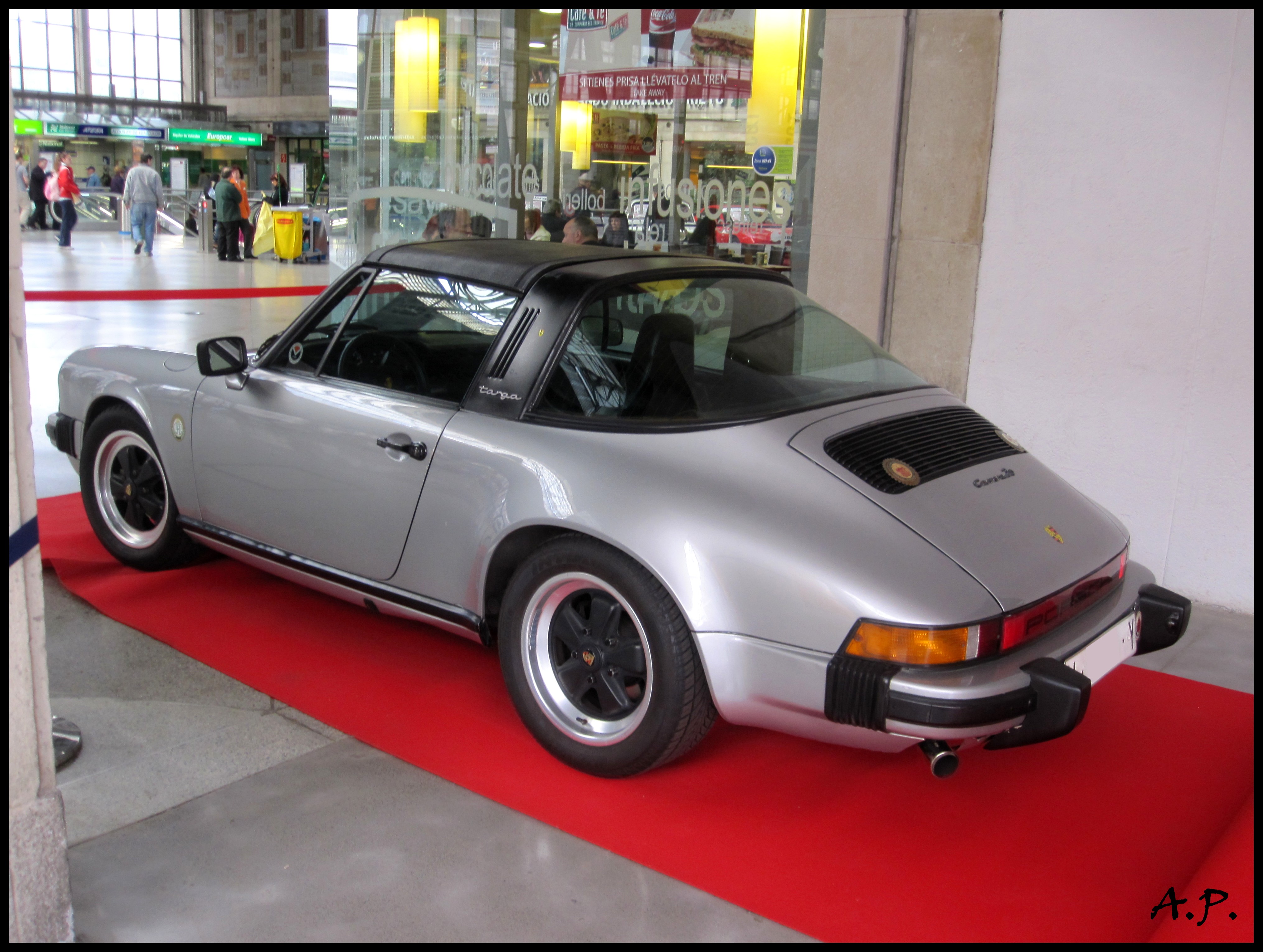 Arriba 54+ imagen 1977 porsche carrera 3.0 targa