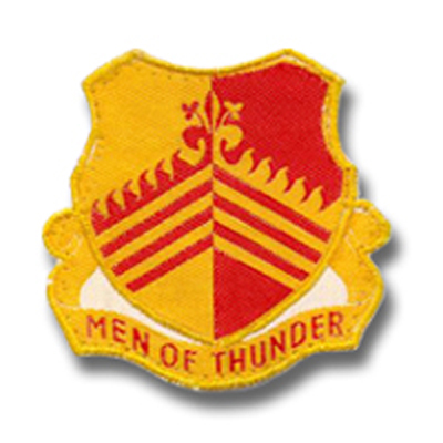 File:765th FA Bn pocket patch.jpg