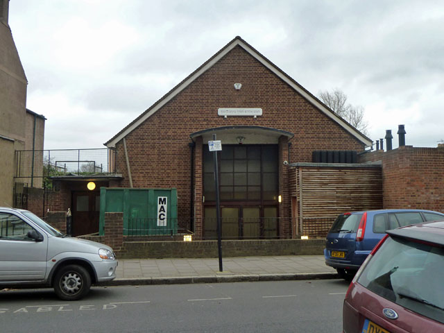 File:Adath Yisroel Synagogue, N16 - geograph.org.uk - 2259968.jpg