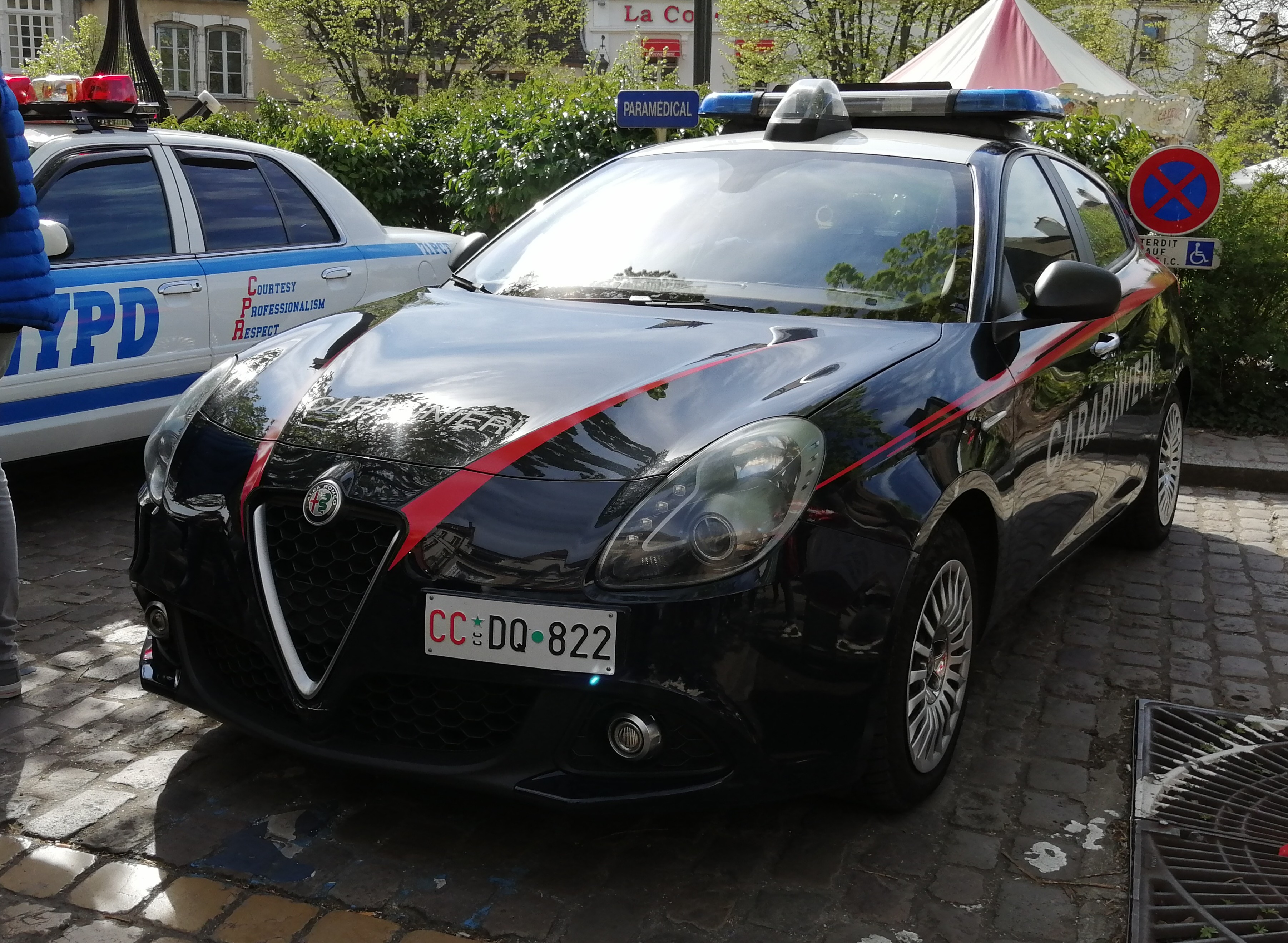 File Alfa Romeo Giulietta Carabinieri Jpg Wikimedia Commons