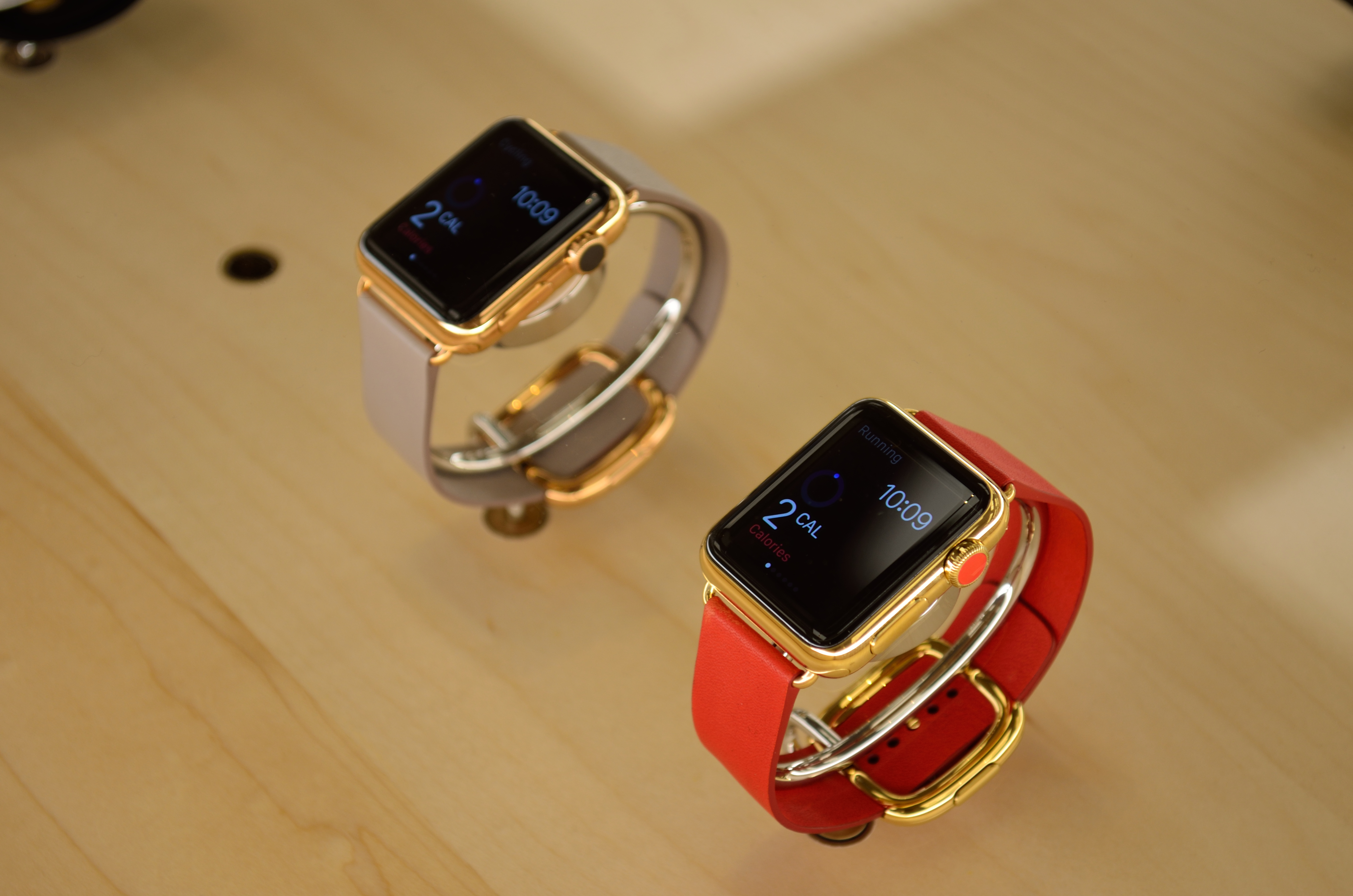 Bracelet Apple Watch Séries 1 à 8, Ultra et SE, en Nylon Tressé avec Boucle  - Noir et Rouge - Français