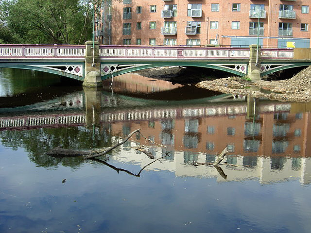 File:Ball Street bridge - geograph.org.uk - 979858.jpg