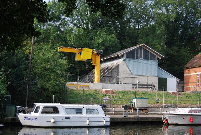 File:Boat lift on the River Medway - geograph.org.uk - 1510627.jpg