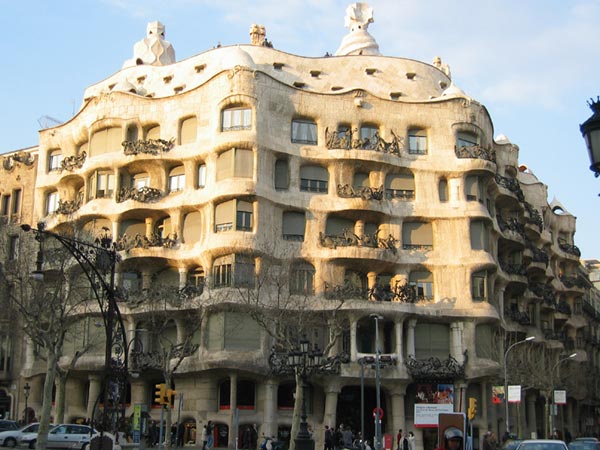 Файл:Casa Mila.jpg