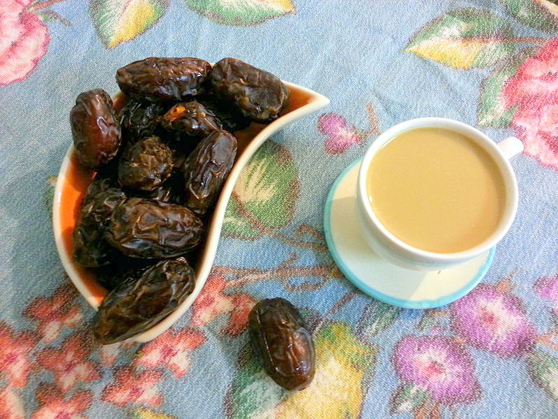 File:Cup of coffee and dates.jpg