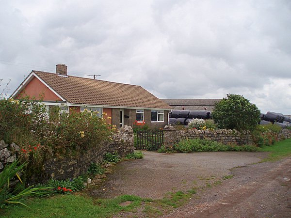 File:Ebbor Grove farm - geograph.org.uk - 222687.jpg