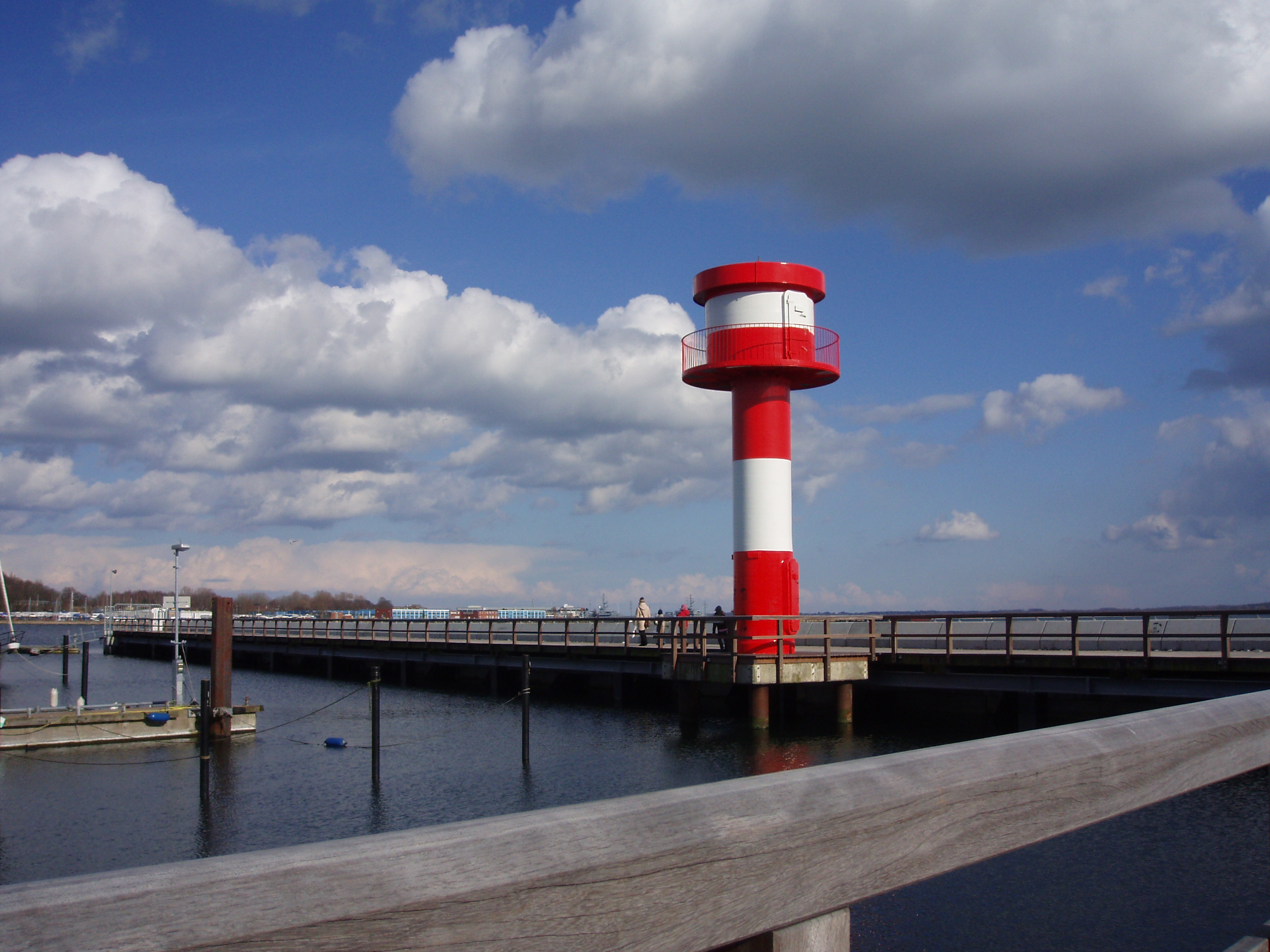Der Neuer Leuchtturm Eckernförde (Hafen) im Bundesland Schleswig-Holstein in der Region Ostsee/Eckernförder Bucht in der Übersicht aller Leuchttürme in Deutschland bei Natura Event.
