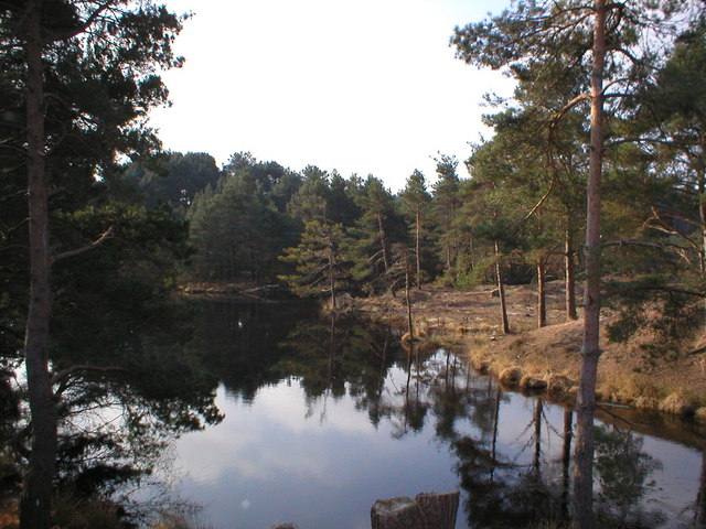 File:Flooded clay pits at Newton - geograph.org.uk - 1806259.jpg