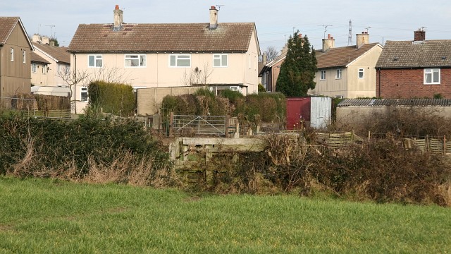 File:Footpath - geograph.org.uk - 327546.jpg