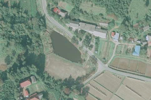 File:Fujisawa town Magata elementary school Aerial view (1976-10).jpg