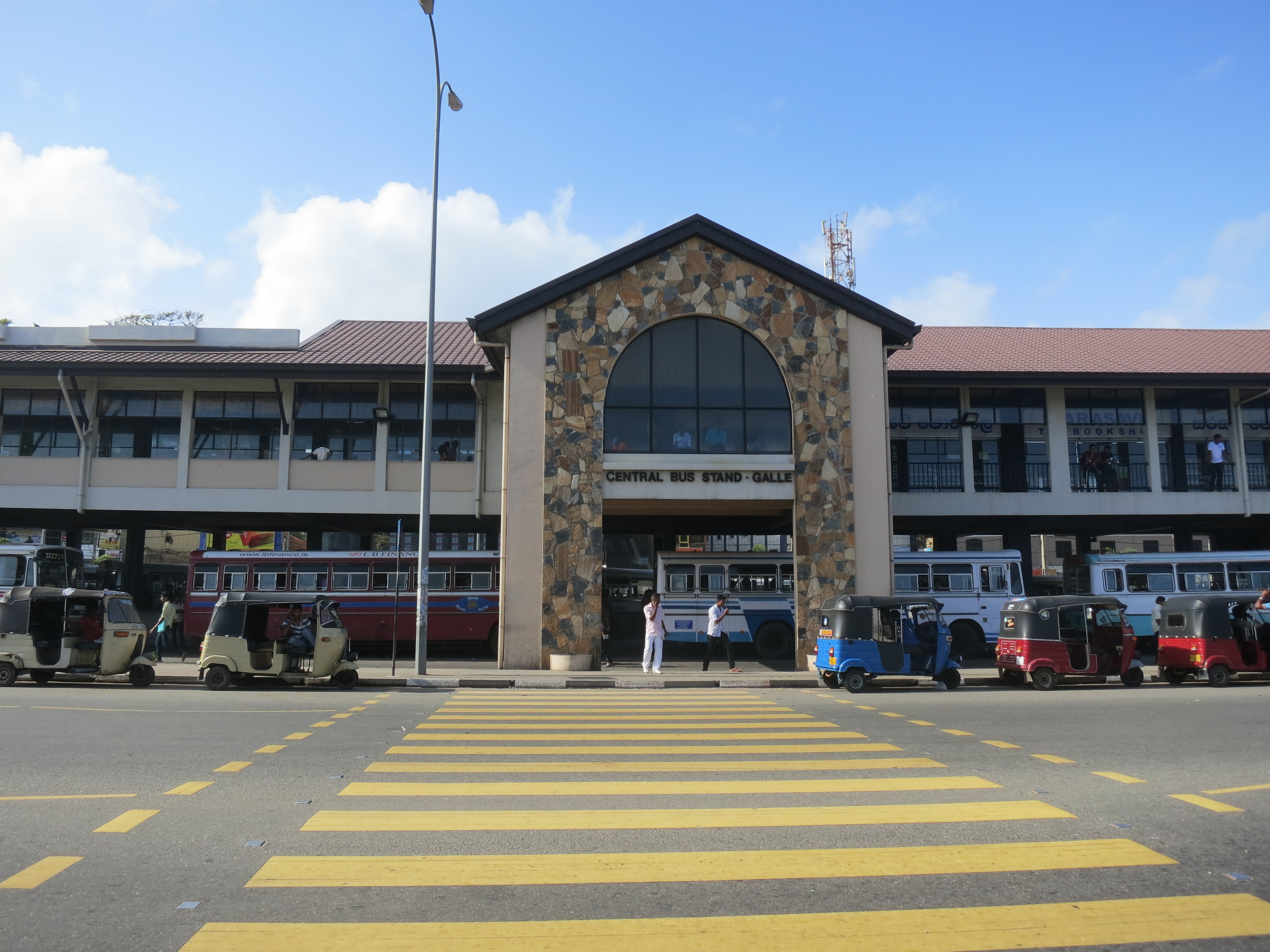 Автобусы до галле. Галле Bus Station на карте. Из Kaduwela в Galle Bus Station как выглядит.