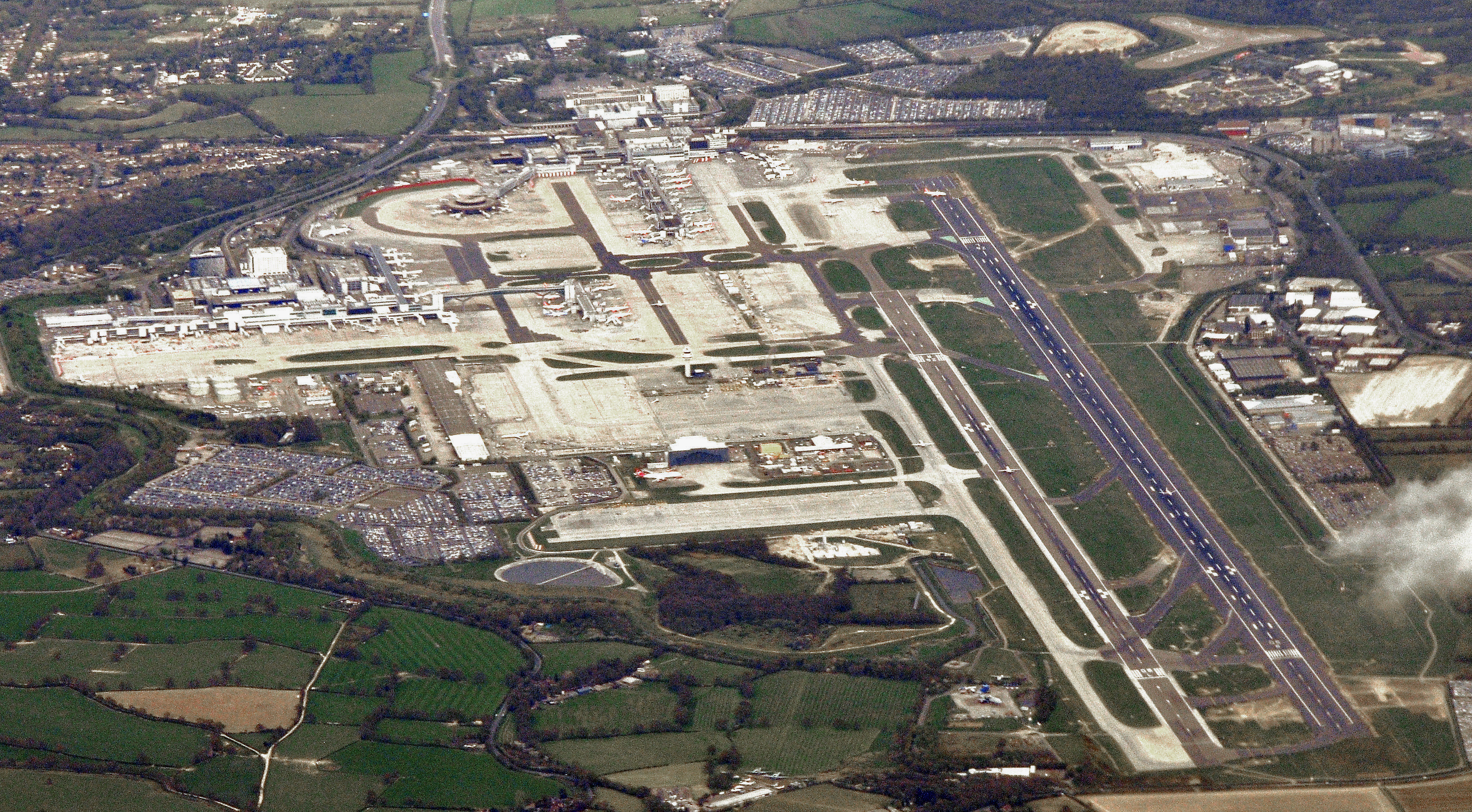 Is Gatwick Airport a big airport?