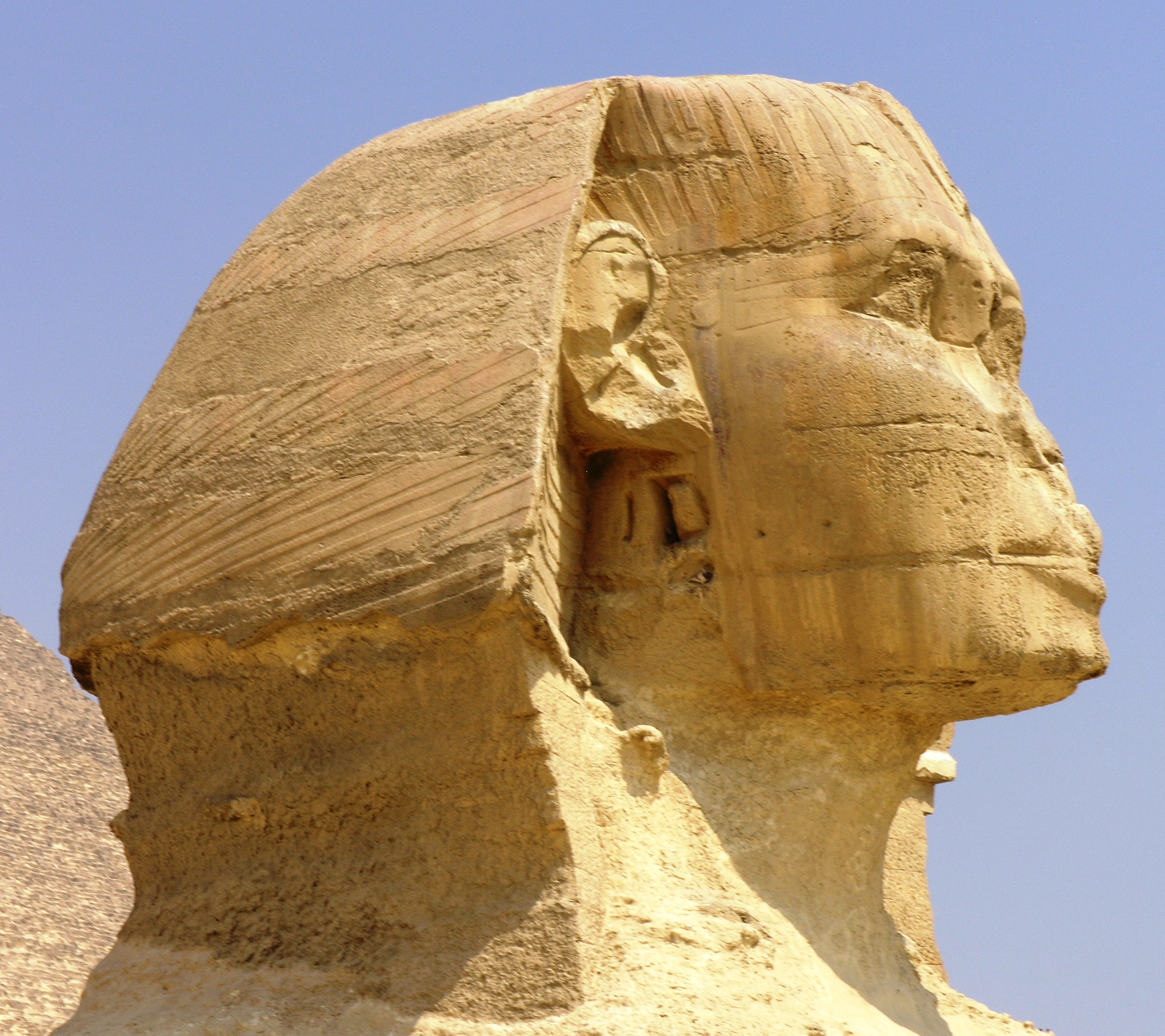 Giza_Plateau_-_Great_Sphinx_-_head_side_closeup.JPG