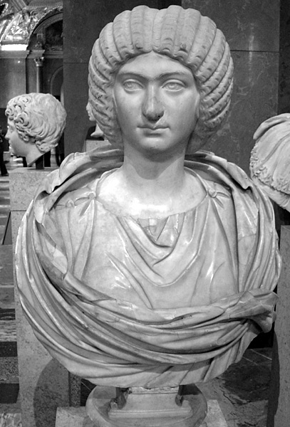 Busto de Julia Domna en el [[Museo del Louvre