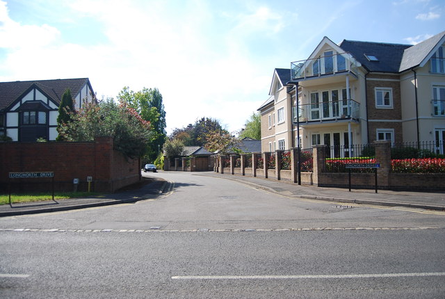 File:Longworth Drive - geograph.org.uk - 3561429.jpg