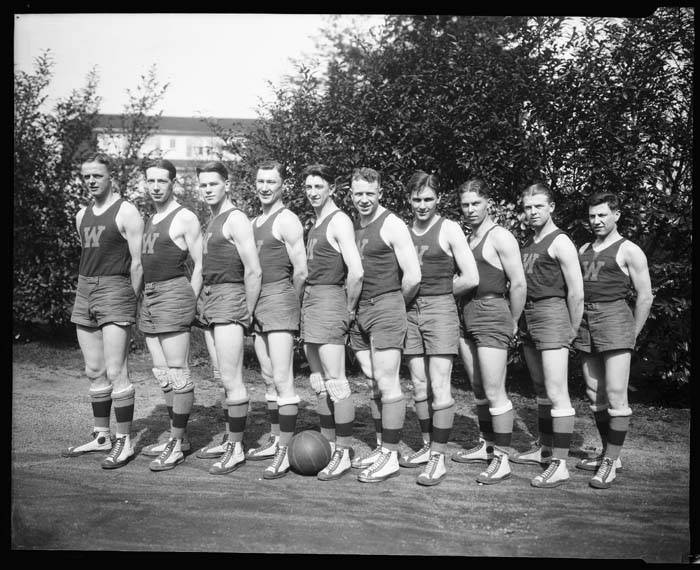 File:Men's basketball team at the University of Washington, 1923 (MOHAI 5091).jpg