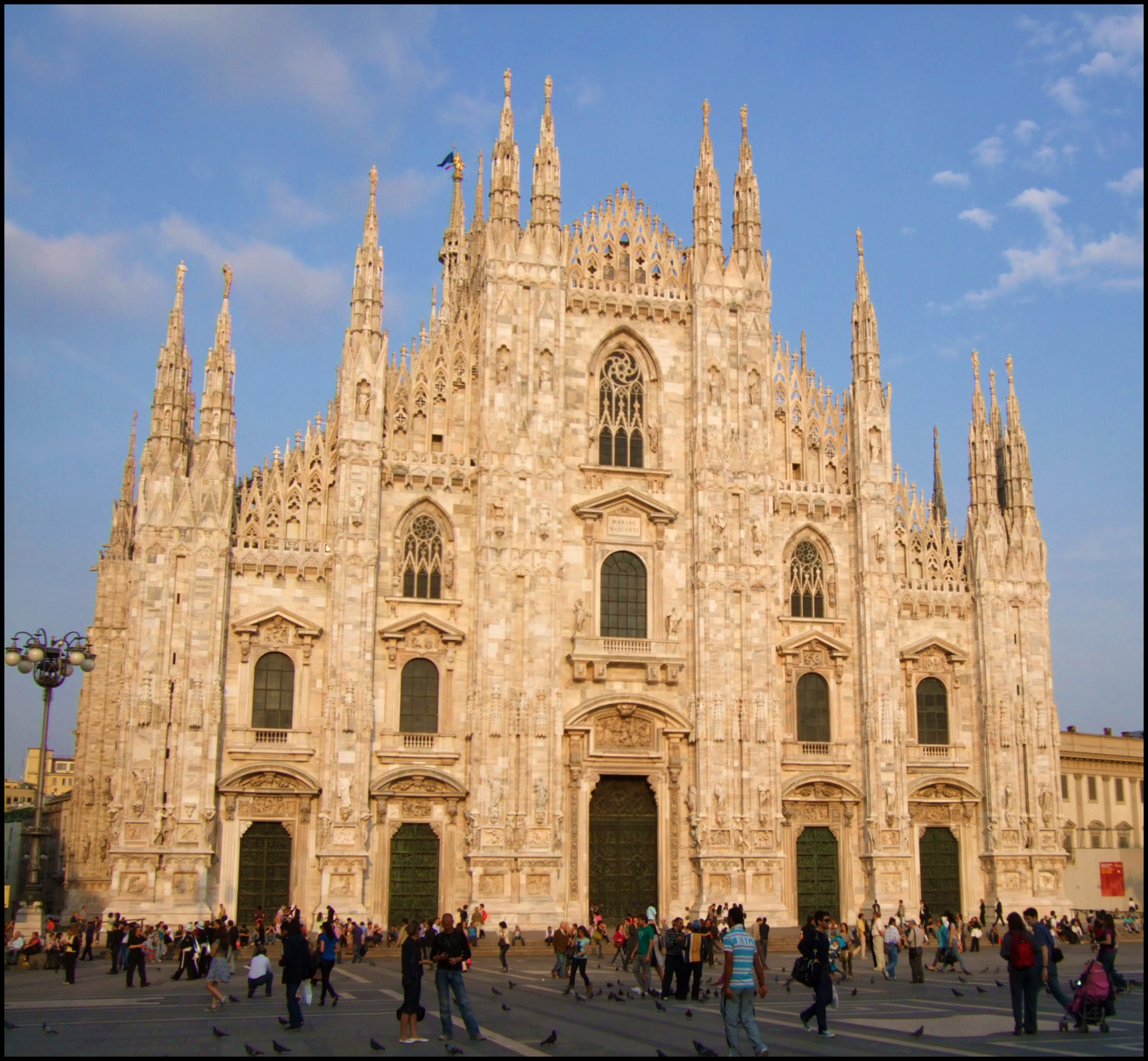 File:Milan-cathedral0054.jpg - Wikimedia Commons