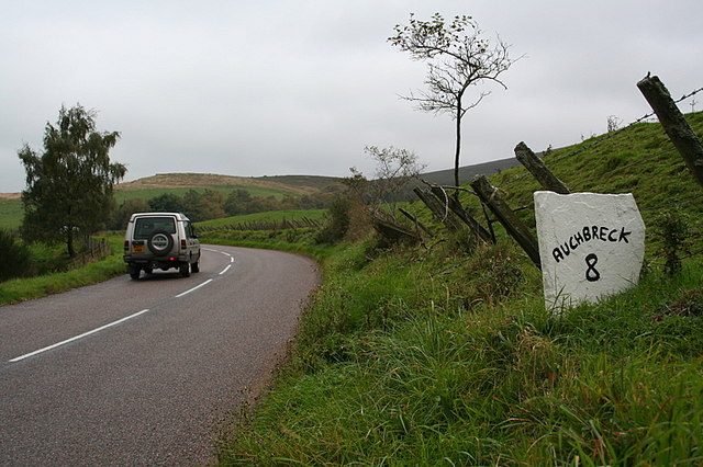 File:Milestone to the south of Meikle Conval on the B9009. - geograph.org.uk - 258026.jpg