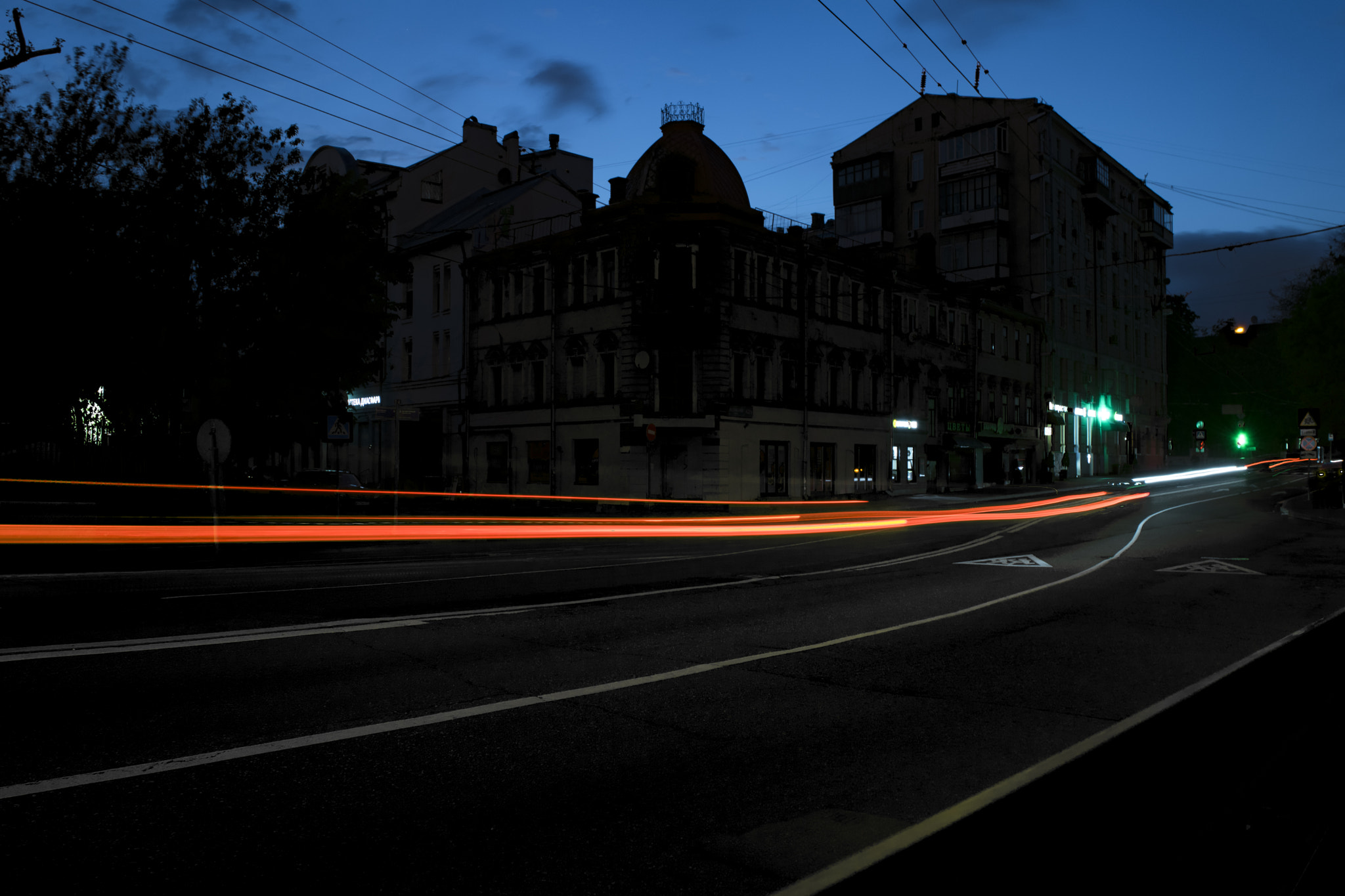 Остоженка 42 2. Остоженка вечером. Москва Остоженка ночь. Остоженка ночью фото.