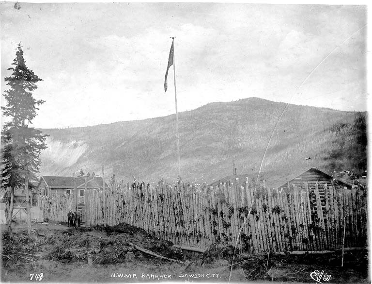 File:North-West Mounted Police stockade and barracks, Dawson, Yukon Territory, ca 1898 (HEGG 211).jpeg