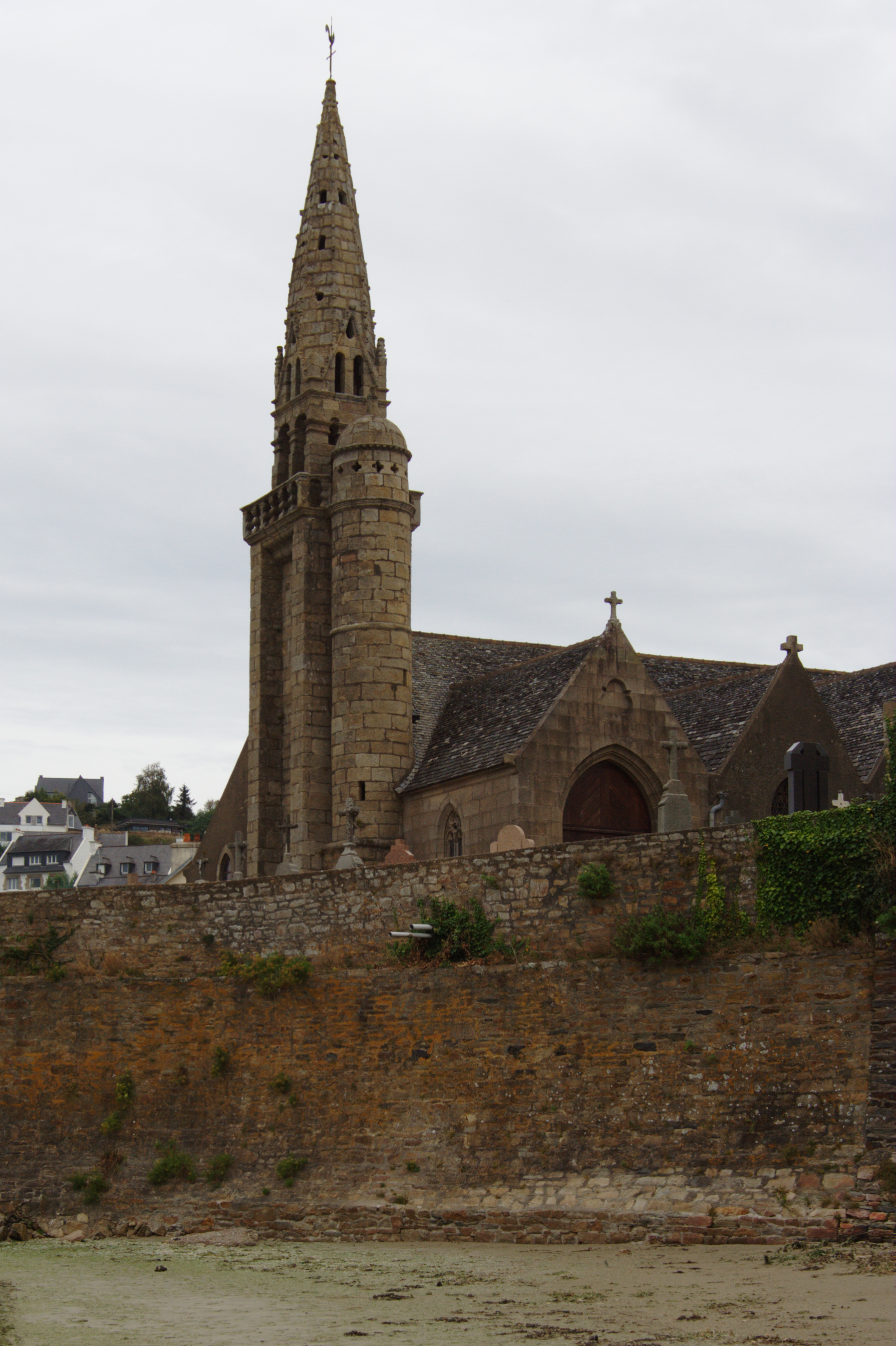 Eglise paroissiale Saint-Michel  France Bretagne Côtes-d'Armor Saint-Michel-en-Grève 22300