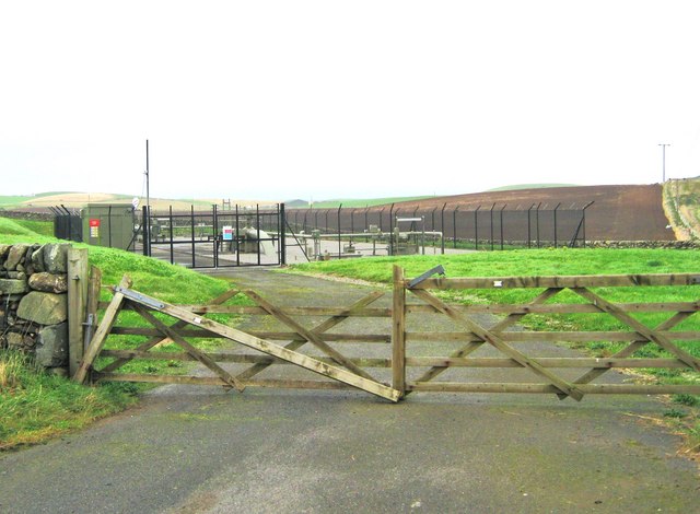File:The entrance to the South Cairn pig trap - geograph.org.uk - 1623030.jpg