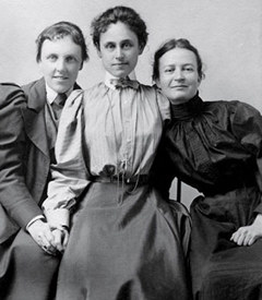 Theodate Pope, Alice Hamilton, and a student believed to be Agnes Hamilton, 1888. Courtesy of Miss Porter's School.