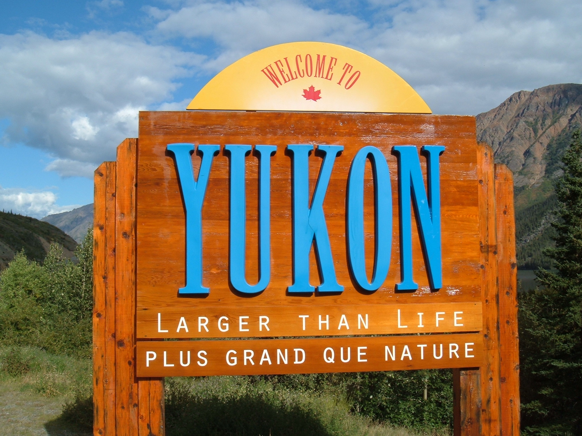 Yukon_border_sign.jpg