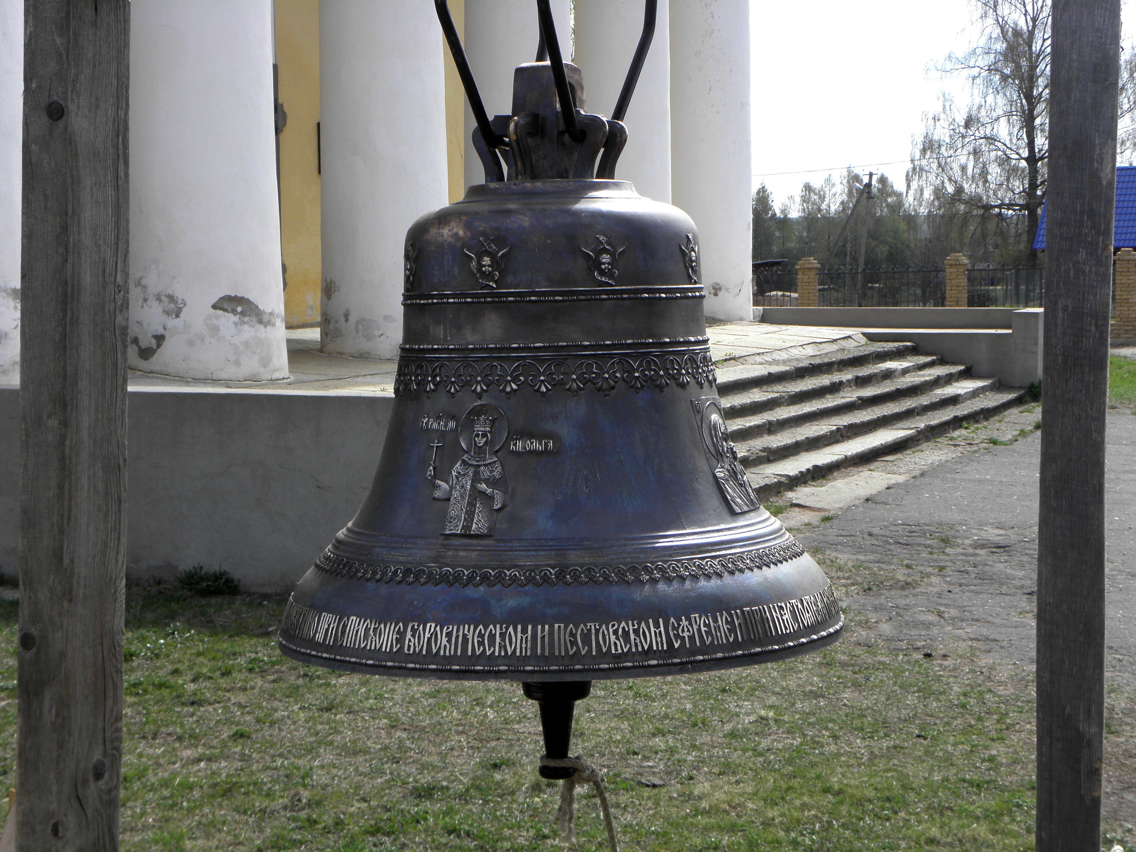 Часы колокол в часовне