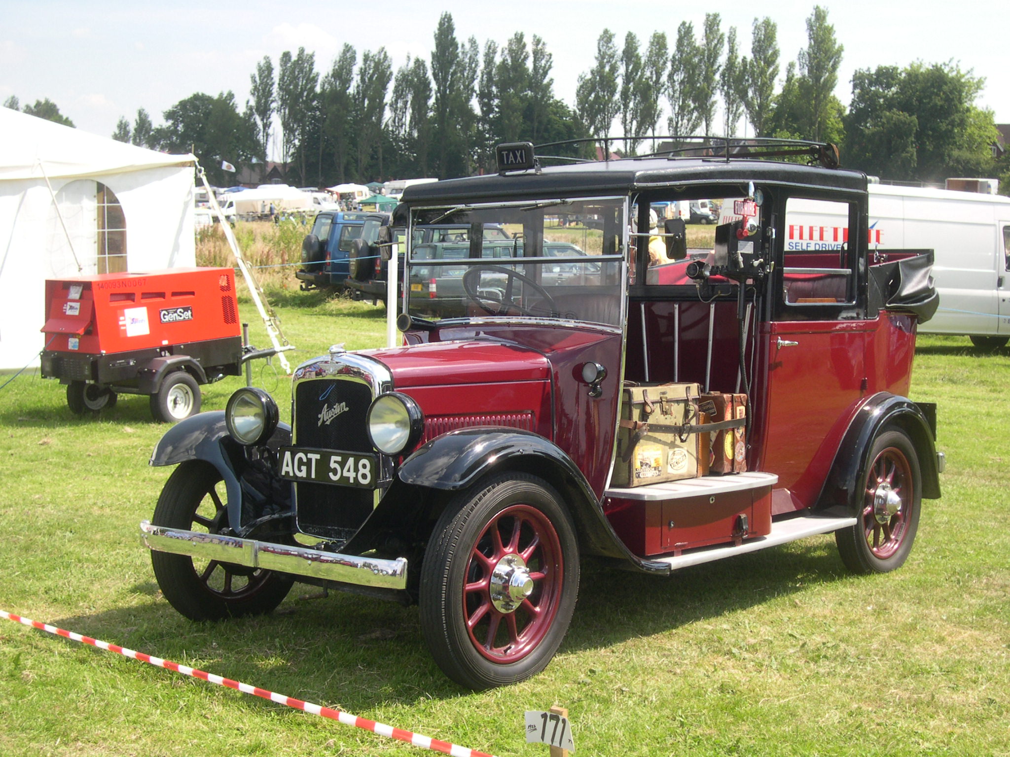 File:1934 Austin 12 4 Taxi 1.1.jpg - Wikimedia Commons