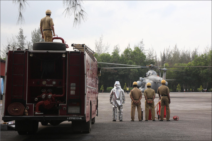 File:A MI17 Helicopter landing at the Static Display Area of the HADR exercise at INS Kadamba 2017.jpg