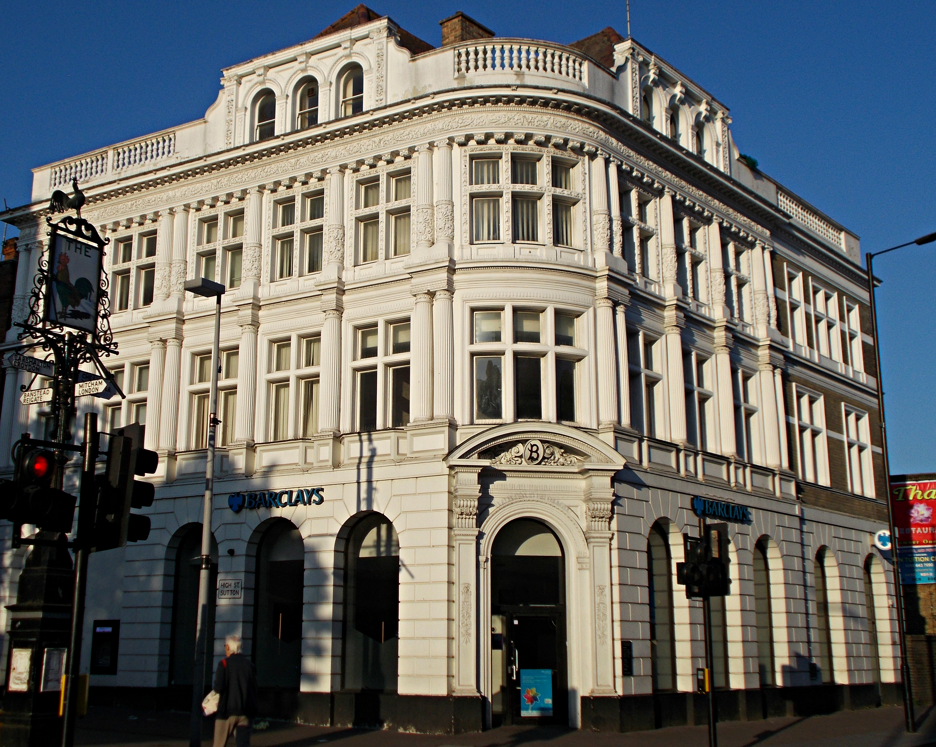 File:Barclay's Bank building, Sutton (Surrey), Greater ...