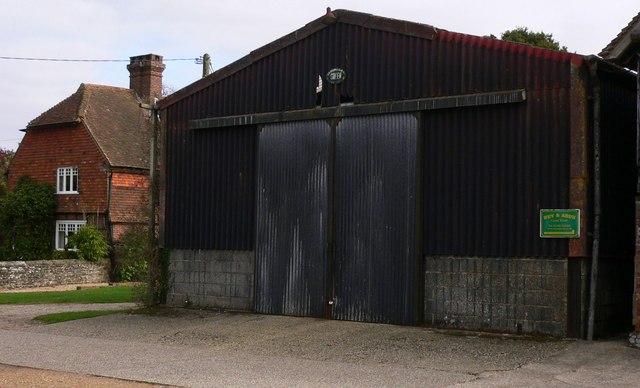 File:Barn at Flitchfold Farm on the B2133 - geograph.org.uk - 1541314.jpg