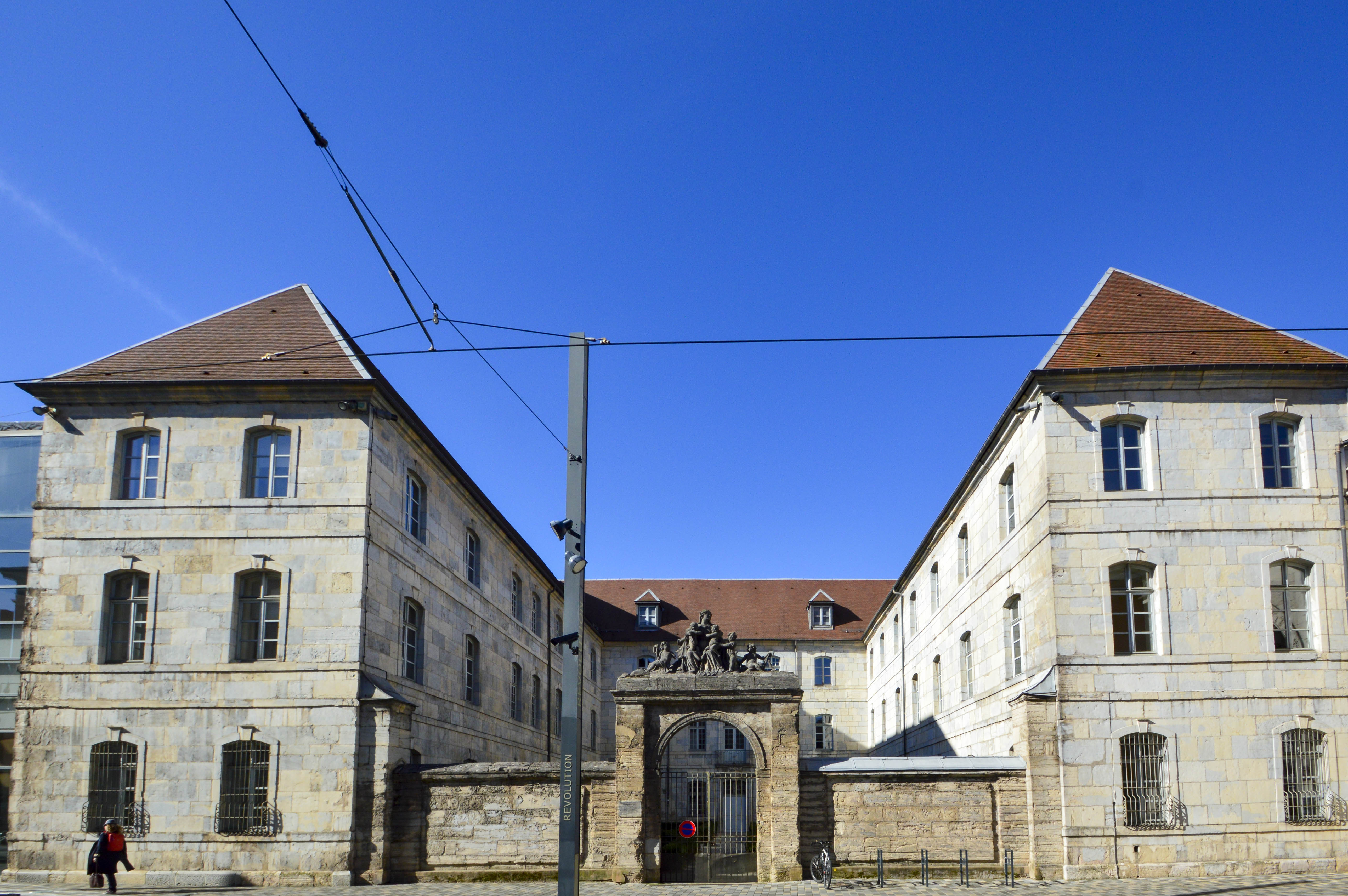 Siège de l'université dans le centre-ville de Besançon.