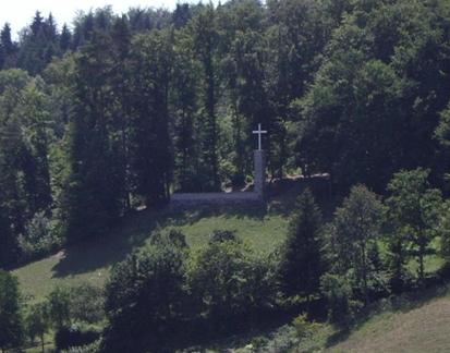 File:Blick auf das Denkmal.jpg