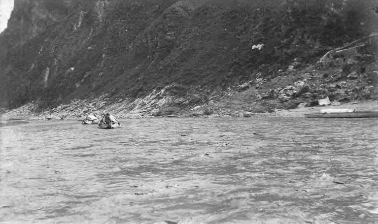 File:Boats on the Luan River, ca 1905 (CHANDLESS 222).jpeg