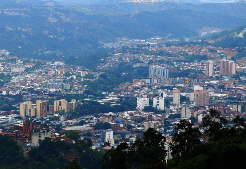 File:Bucaramanga Photo by Sascha Grabow.jpg