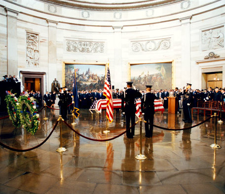 File Capitol Police Honor Guard 1998 Shooting Jpg 維基百科 自由的百科全書