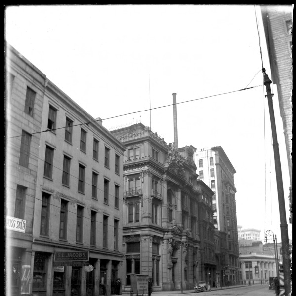 File:Carondelet Street Old Cotton Exchange 1916.jpeg