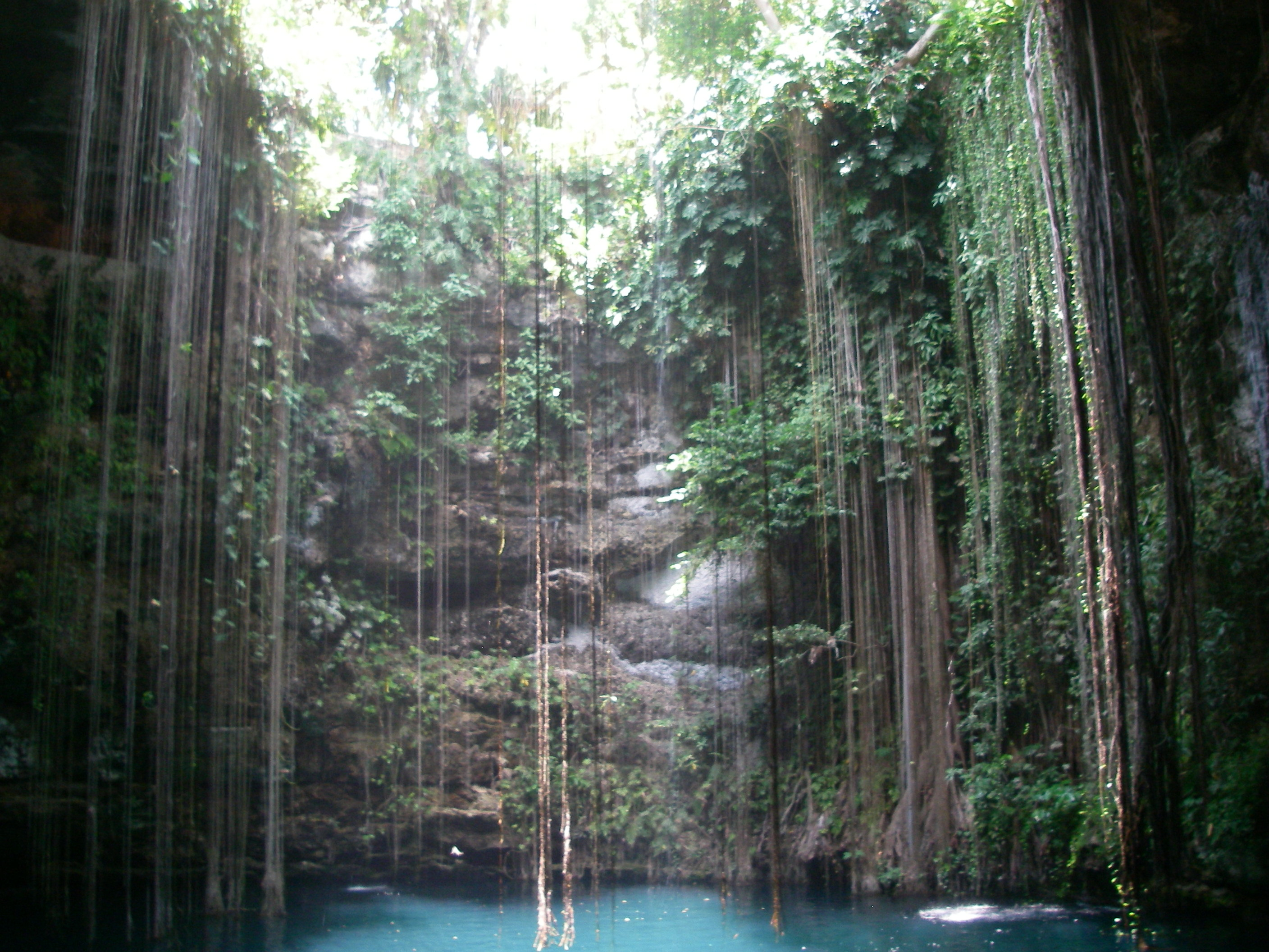 CENOTE IK KIL YUCATÁN MEXICO