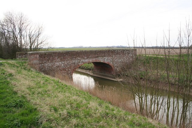 File:Farm bridge on Hobhole Drain - geograph.org.uk - 363409.jpg